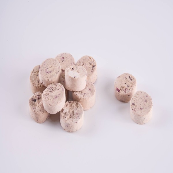 Freeze-Dried chicken blueberry fruit and vegetable cake | Wholesale Cat & Dog Treats & Private Label Options